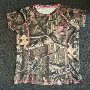 Mossy Oak Camo T-Shirt with pink trim